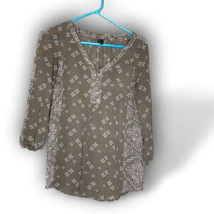 MAURICES light weight sheer women’s top size small